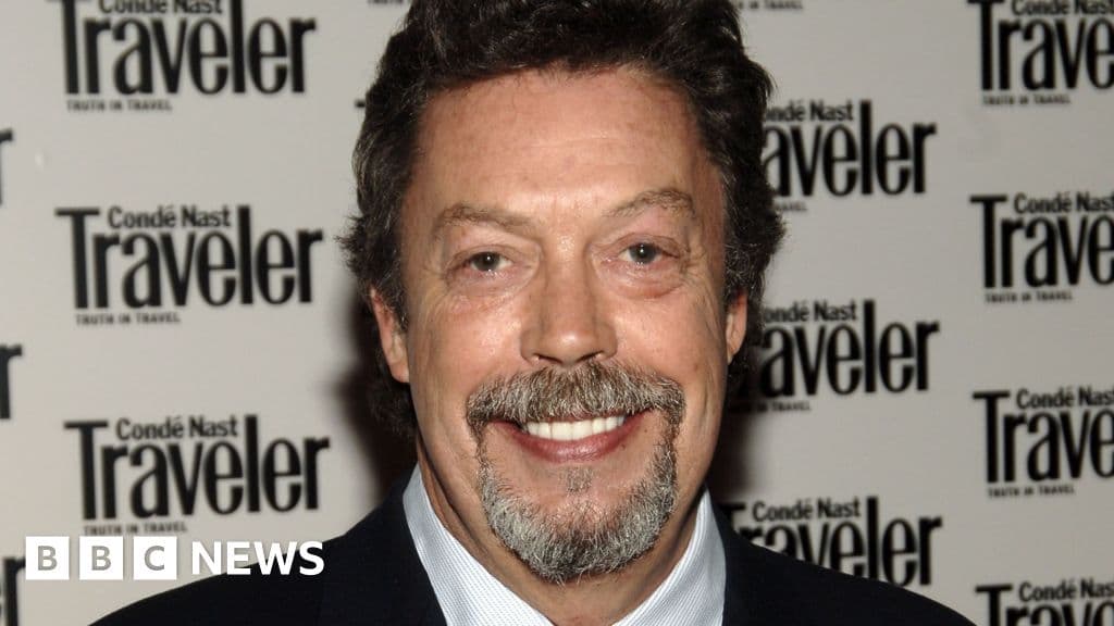 Tim Curry passes away at 80