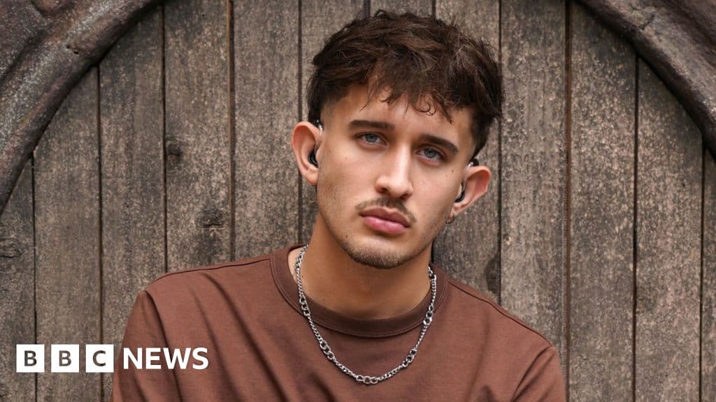 Lincoln actor's first TV role in Hollyoaks