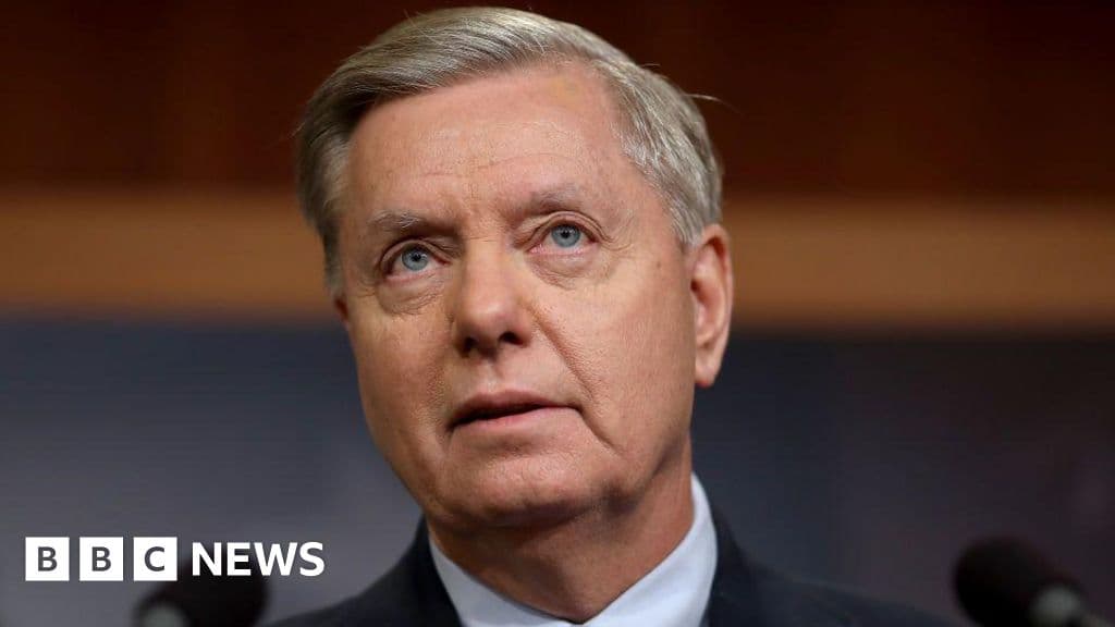 Trump honors Lindsey Graham at funeral