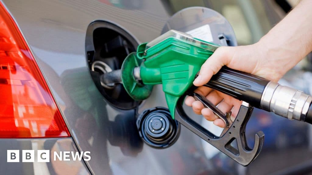 Oil drops as US and Iran halt attacks