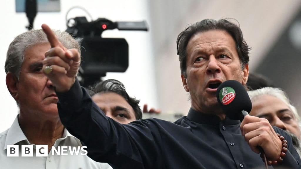 Ex-cricket captains urge Pakistan to secure Imran Khan's medical care