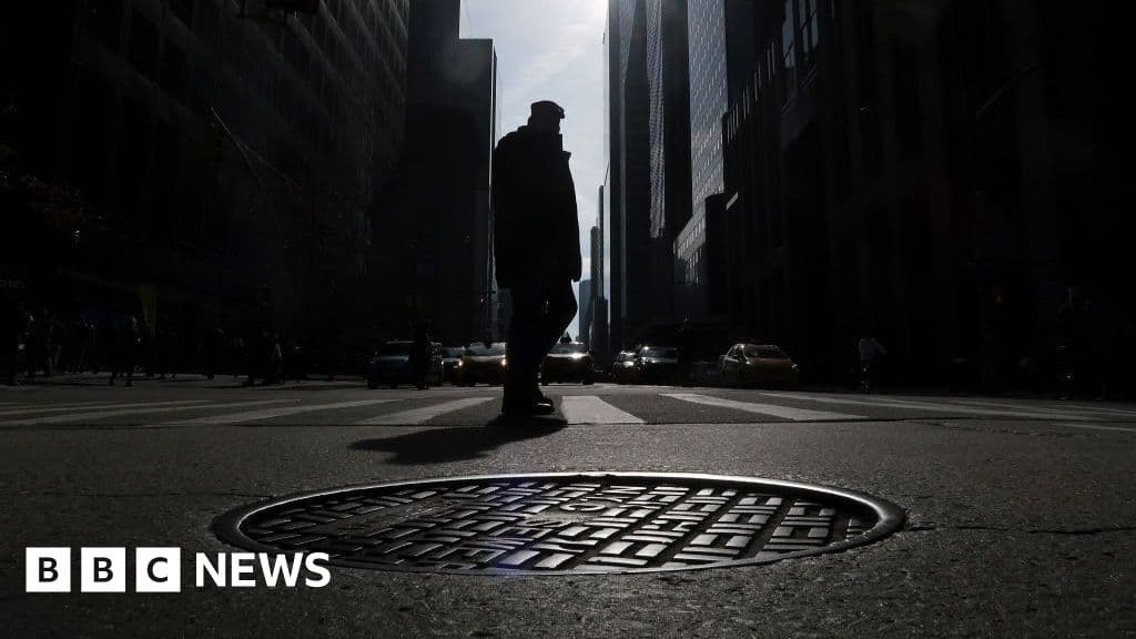 Two men arrested after NYC sewer exit