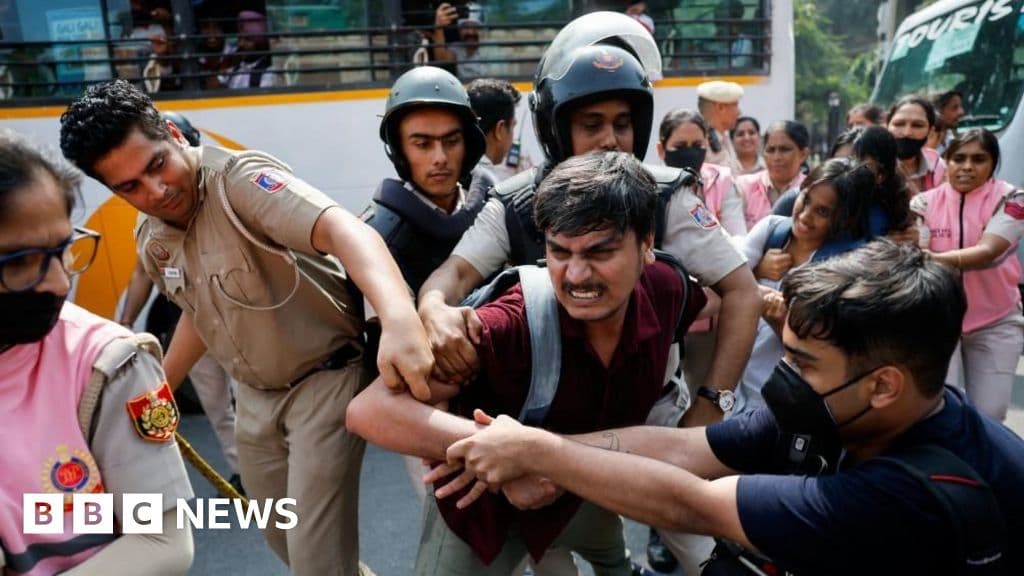 Delhi protests persist as arrested leaders of CJP released