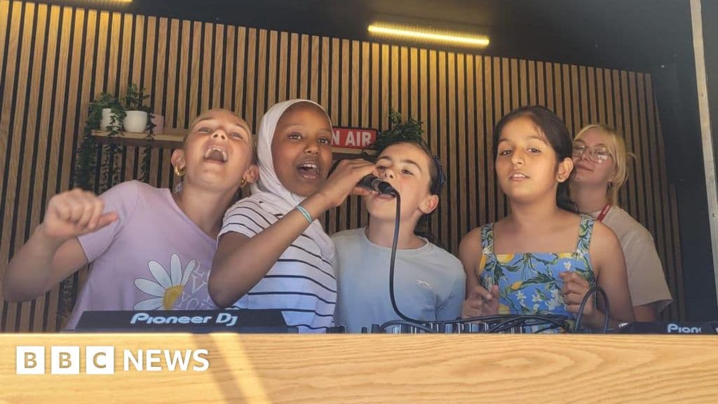 Bristol pupils inspired by mobile DJ studio