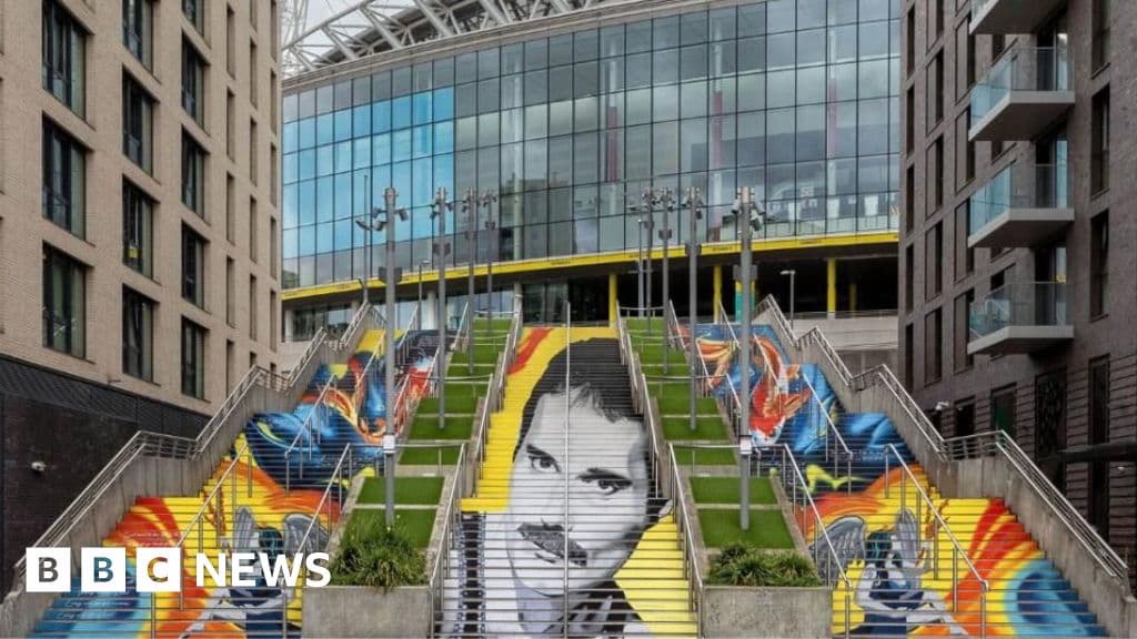 Freddie Mercury mural unveiled at Wembley