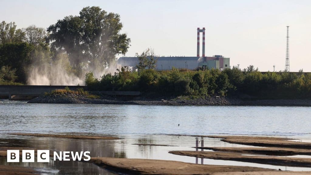 Danube low levels halt Hungarian nuclear plant