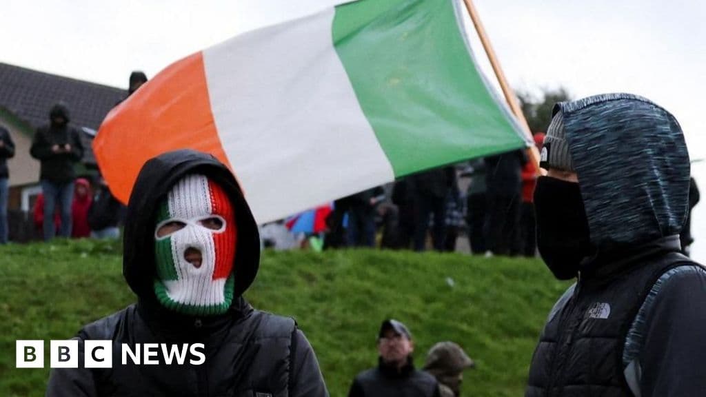 Orange Order march heightens Northern Ireland tensions