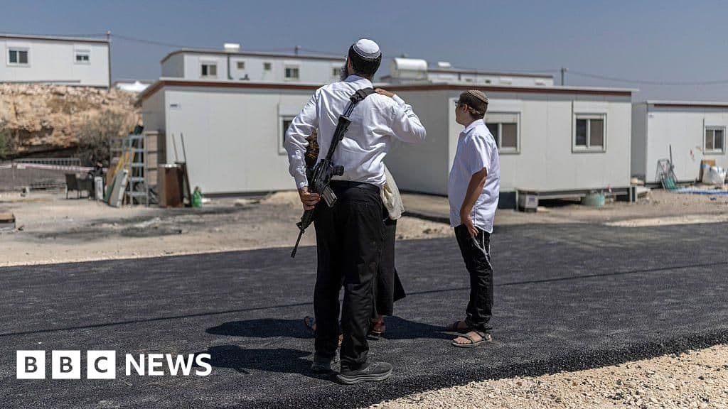 Israel expands settlements in West Bank