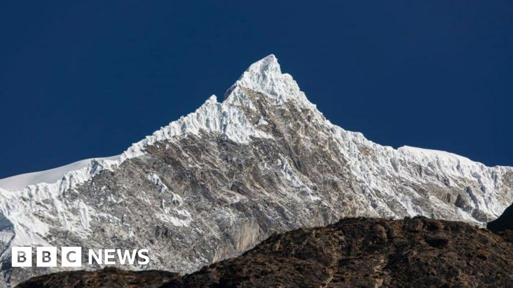 Scientists link glacier collapse to Nepal-Tibet floods