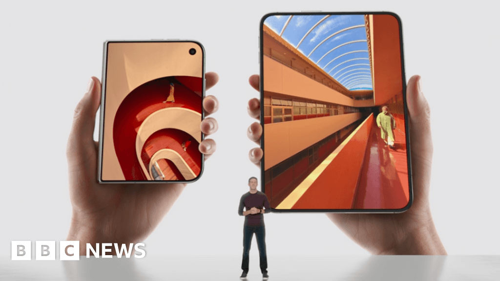 Apple introduces their first foldable iPhone