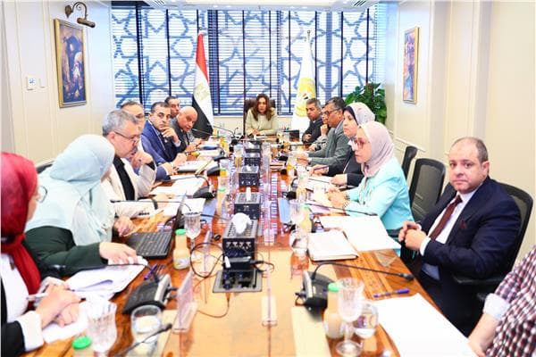 الدكتورة منال عوض تتحدث عن مشاريع بيئية لمكافحة التلوث