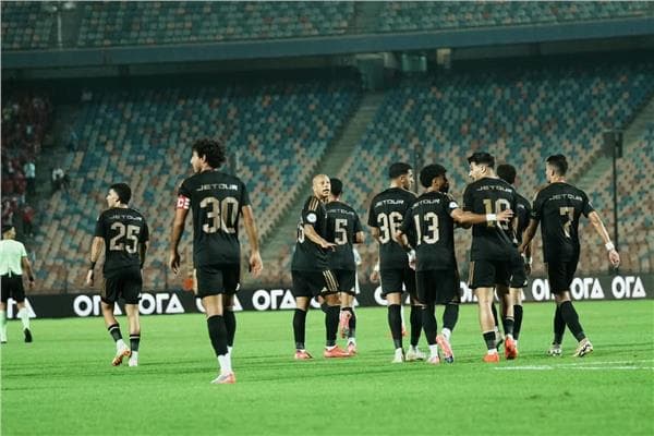 الأهلي يتفوق على زد في الدوري