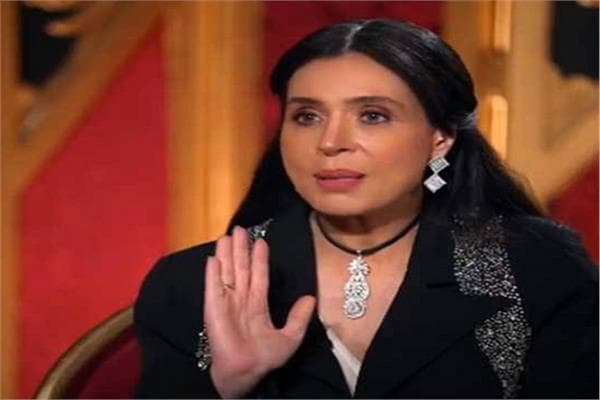دينا تكشف حقيقة عمليات التجميل ومعناها
