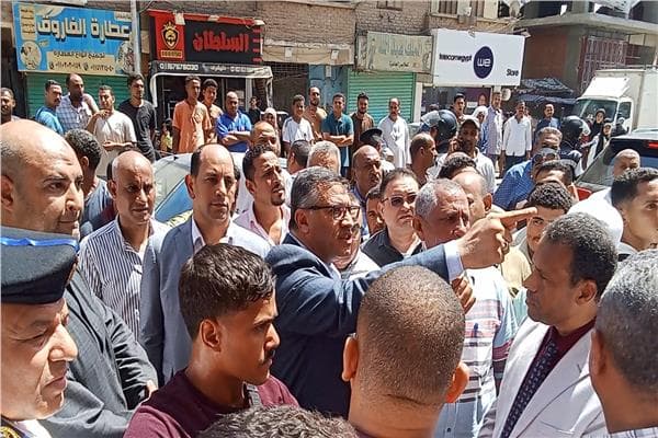 محافظ قنا يستمع لمطالب أبوتشت ويحقق في رئيس القارة
