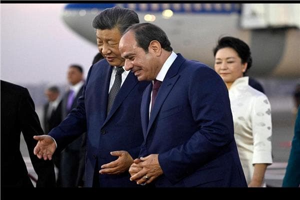 شي جين بينج في القاهرة يعزز التعاون المصري الصيني