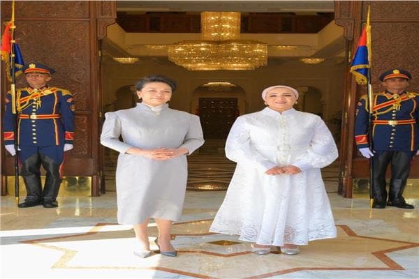 السيدة انتصار السيسي تستقبل بينغ لي يوان