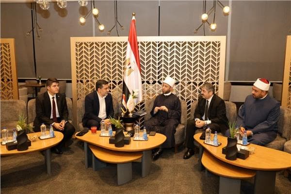 وزير الأوقاف ونائب شيخ الإسلام بأذربيجان يناقشان التعاون الديني والعلمي