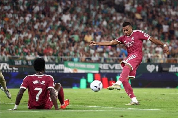 تعادل سلبي في الشوط الأول بين ريال مدريد وبيتيس