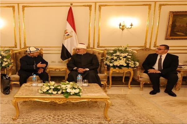 مباحثات بين المفتي ورئيس الإدارة الدينية
