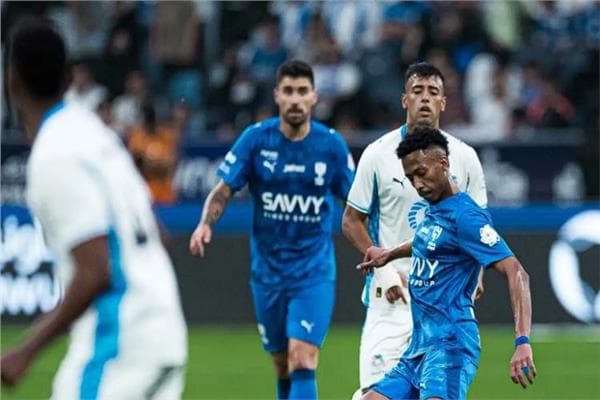 الهلال يتعرض للخسارة أمام نيوم في الدوري السعودي