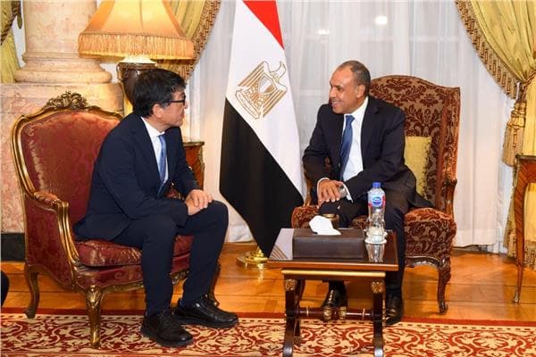 وزير الخارجية يلتقي بكبير مجلس إدارة تويوتا