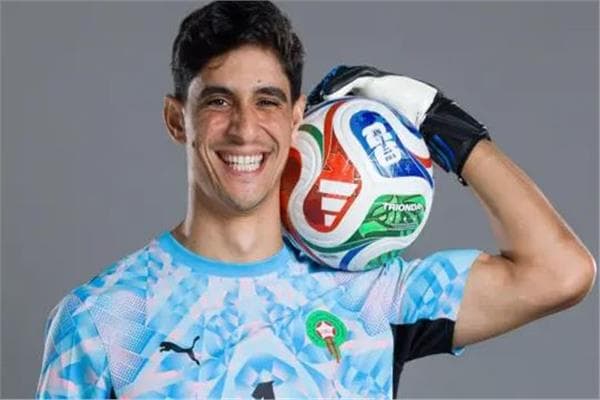 فوز ياسين بونو بجائزة أفضل حارس عالمي
