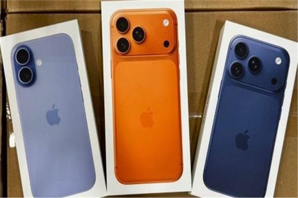 لماذا يشتري الناس أحدث آيفون بمبالغ ضخمة
