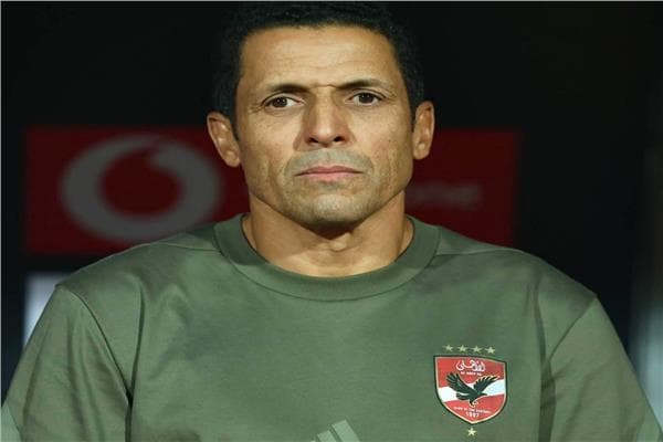 الأهلي يساند عموتة بعد مطالبات الجمهور