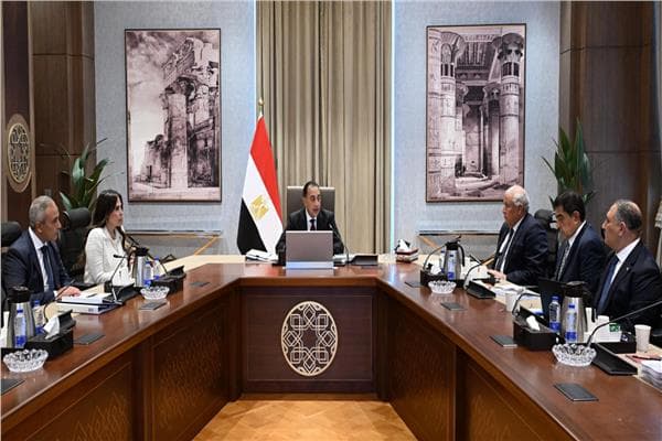 رئيس الوزراء يوجه جهود تطوير الساحل الشمالي
