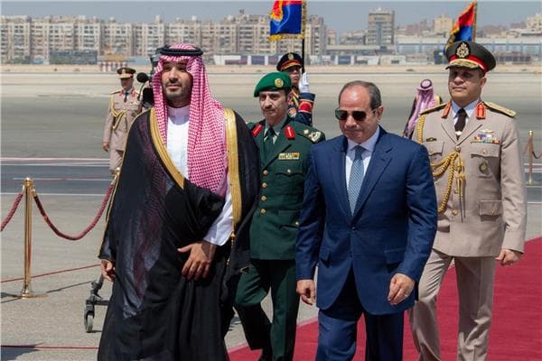 السيسي يودع ولي العهد السعودي بعد الزيارة
