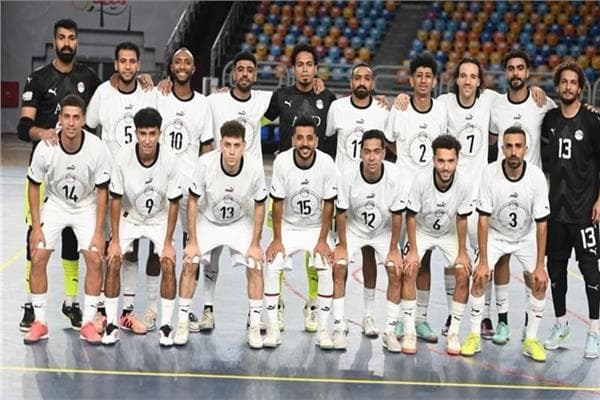 قائمة منتخب الصالات للوديات مع الجزائر