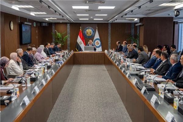 البترول يرفع الإنتاج بـ330 مليون قدم مكعب