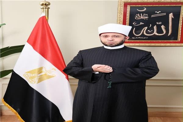 وزير الأوقاف يدين استهداف الحرم ويؤكد التضامن