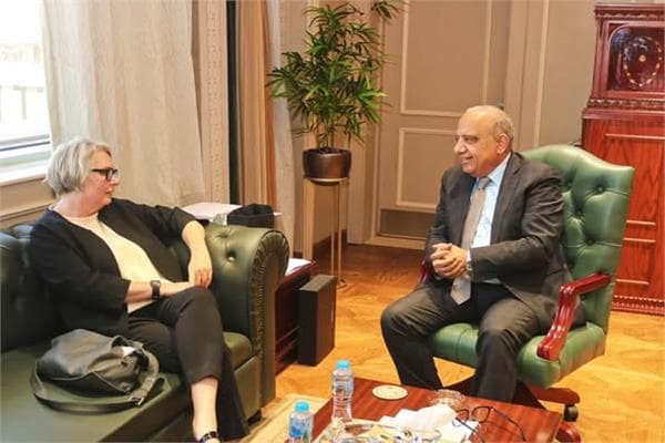 وزير الكهرباء يناقش التعاون مع فنلندا وارتسيلا