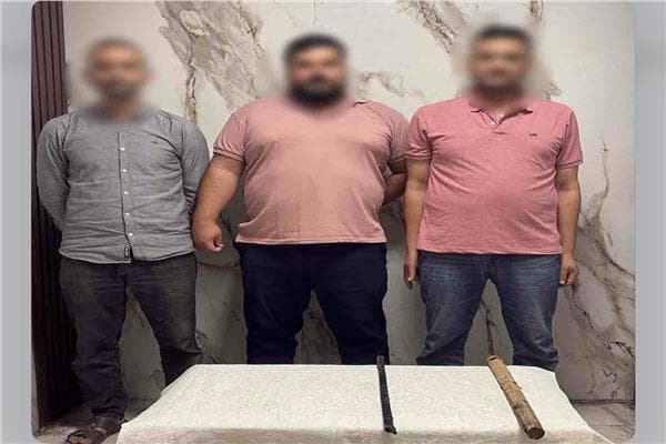 ثلاثة أفراد يواجهون تهم الاعتداء على محامٍ وتكسير سيارته في كفر الشيخ