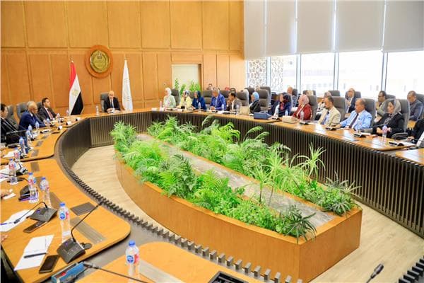 وزير التعليم يحمّل مدير الإدارة مسؤولية المدارس