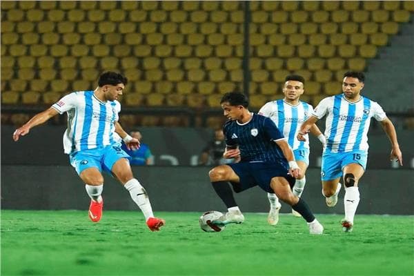 بيراميدز يتصدر الدوري بفوز مثير
