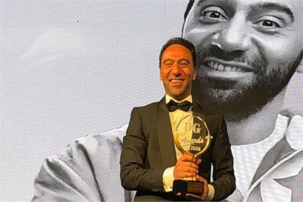 محمد سلام يعبر عن سعادته بالتكريم