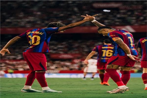برشلونة يفوز على إشبيلية في ليلة رافينيا