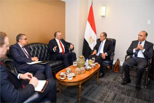 وزير الخارجية يرد على كبير مستشاري ترامب: لا عرقلة للملاحة