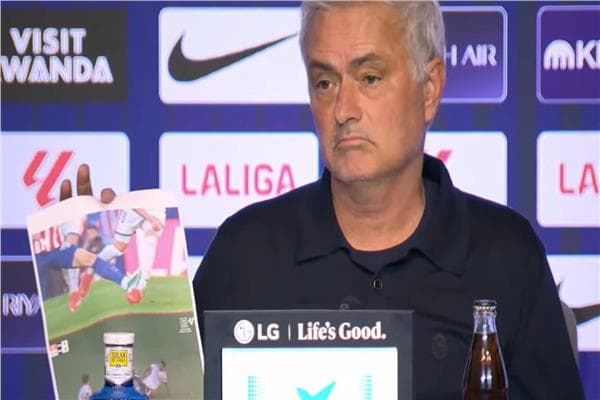 مورينيو ينتقد حكم ديربي مدريد