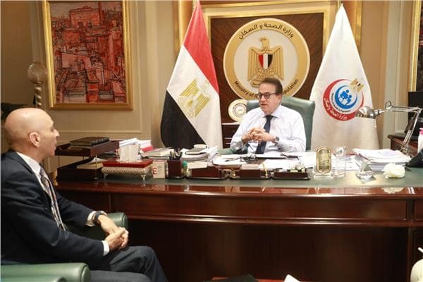 وزير الصحة يلتقي السفير المصري لبنان لتعزيز التعاون