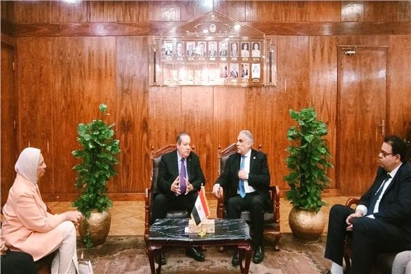 نقاء تتفقد جامعة طنطا