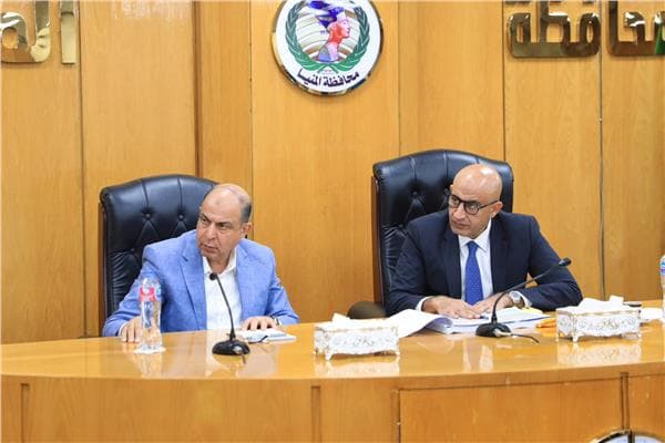 وزارة التعليم ومحافظ المنيا لمناقشة تحسين التعليم