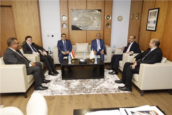 مباحثات بين وكالة الفضاء المصرية والأكاديمية العربية