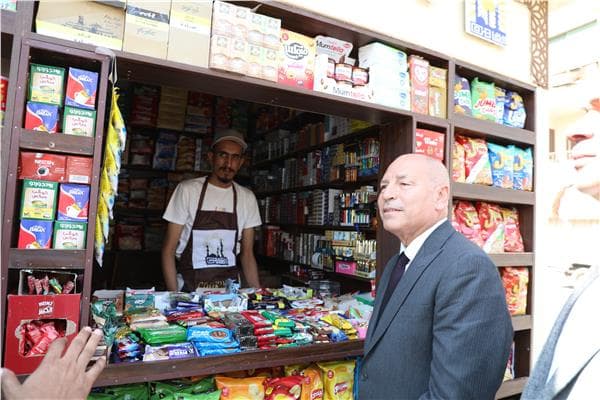 محافظ القاهرة يباشر تنفيذ منظومة الأكشاك الجديدة