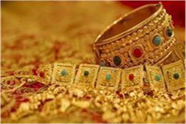 أسعار الذهب اليوم بعد خسارة 92 دولار