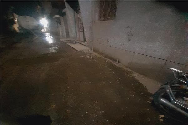 تجمع مياه الصرف في شارع بقنا