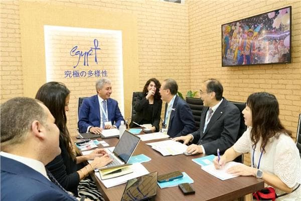 وزير السياحة يناقش تعزيز السياحة اليابانية