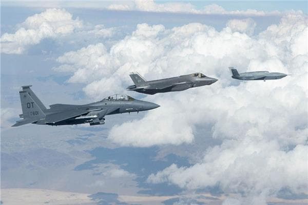 الجيش الأمريكي يتسلم مسيرة FQ-42 Vengeance